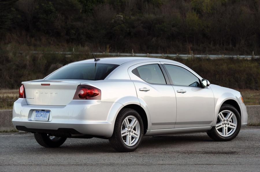  Dodge Avenger 2011 года  (фото 58 из 61)